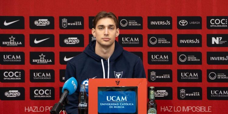 Will Falk: “Tenemos que estar enfocados los 40 minutos del partido”