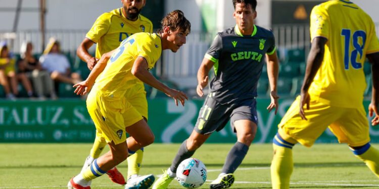 El Real Murcia descuenta las horas para incorporar a Juanto Ortuño