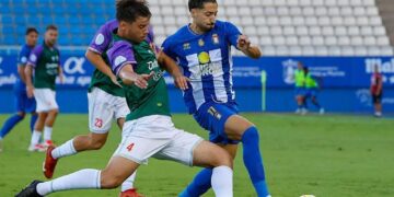 Duelo de necesidades entre Lorca y Unión Malacitano en un campo improvisado