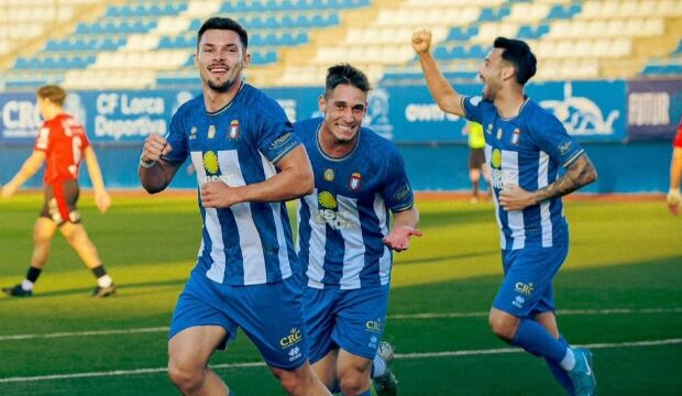 El estadio invicto de Puente Genil se cruza en el camino del Lorca Deportiva