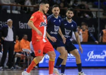 Un Jimbee agotado hinca la rodilla en Alzira