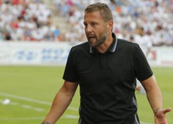 El Real Murcia se encomienda a Curro Torres ante una crisis deportiva que apunta a la cúpula