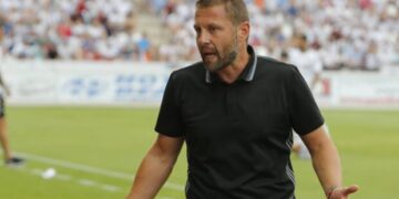 El Real Murcia se encomienda a Curro Torres ante una crisis deportiva que apunta a la cúpula