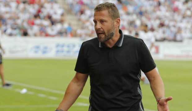 El Real Murcia se encomienda a Curro Torres ante una crisis deportiva que apunta a la cúpula