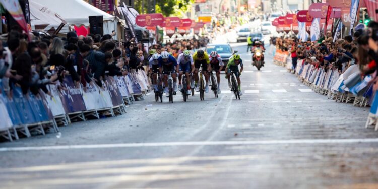 El pelotón internacional se prepara para La Vuelta a Murcia