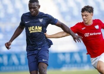 UCAM Murcia CF busca poner tierra de por medio ante el CD Estepona