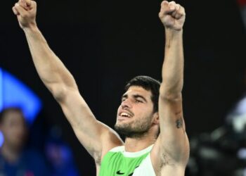 Alcaraz toca el cielo en Melbourne