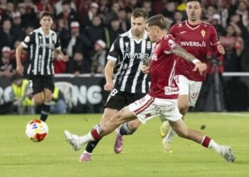 El Efesé ante un «Tourmalet» inmediato y el Murcia ante una «cuesta de marzo» asfixiante