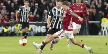 El Efesé ante un «Tourmalet» inmediato y el Murcia ante una «cuesta de marzo» asfixiante