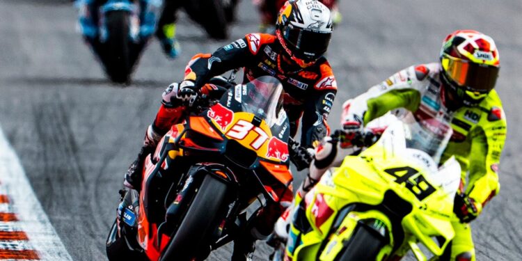 Pedro Acosta termina quinto en los primeros entrenamiento del GP de Indonesia