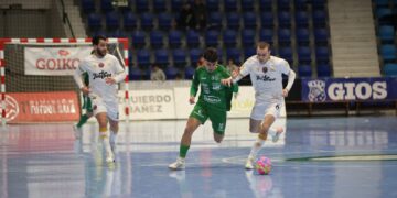 Un Jimbee «en cuadro» se desmorona en Anaitasuna