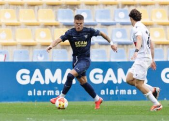 UCAM CF vence 3-2 al Melilla en el partido más polémico del curso