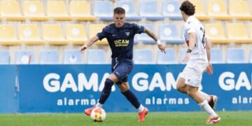 UCAM CF vence 3-2 al Melilla en el partido más polémico del curso