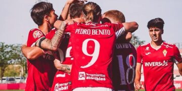 Entre la cautela y la ilusión: El Real Murcia otea el horizonte a ocho jornadas del final