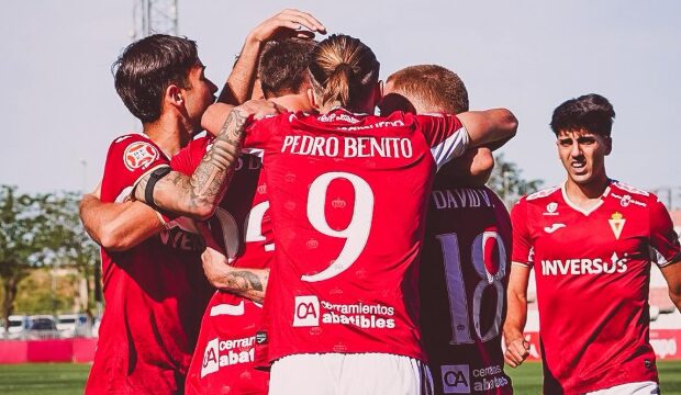 Entre la cautela y la ilusión: El Real Murcia otea el horizonte a ocho jornadas del final