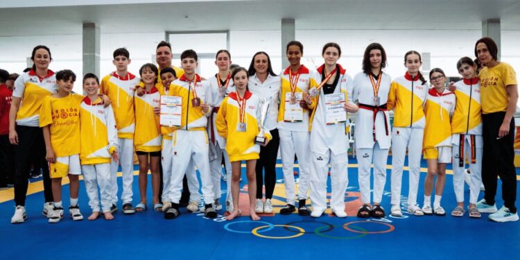 La Federación de Taekwondo de la Región de Murcia vuelve a casa con nueve medallas nacionales