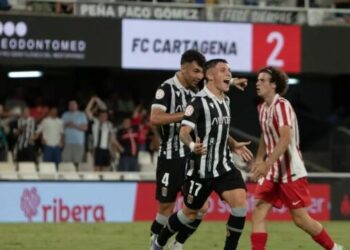 El FC Cartagena, a hacerse grande ante una de las revelaciones el grupo