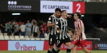 El FC Cartagena, a hacerse grande ante una de las revelaciones el grupo