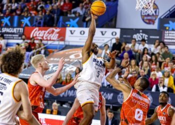 El UCAM Murcia conquista el Nou Congost con una victoria de oficio (86-90)