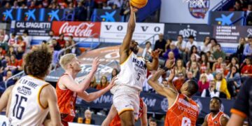 El UCAM Murcia conquista el Nou Congost con una victoria de oficio (86-90)