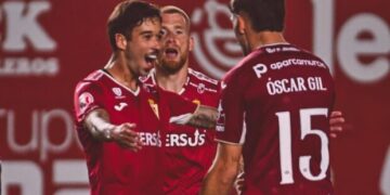 El Real Murcia sabe sufrir y rompe sus cadenas