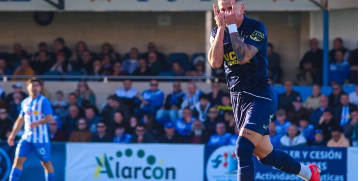 Águilas FC y UCAM Murcia CF protagonizan un derbi manchado, que acabó con victoria universitaria (1-2)