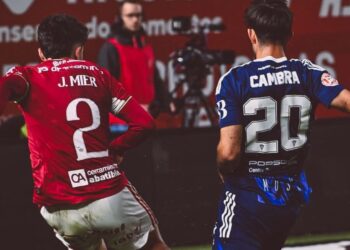 El Real Murcia reincide ante el Marbella y no se aleja del descenso