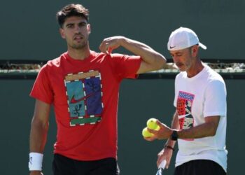 Alcaraz inicia su camino en Indian Wells ante el peligro de Dimitrov