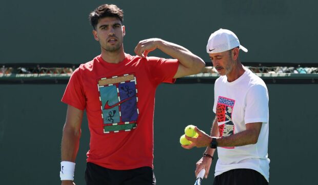 Alcaraz inicia su camino en Indian Wells ante el peligro de Dimitrov