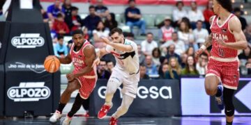 El UCAM Murcia tira de galones y la varita de DeJulius para frenar al Granada