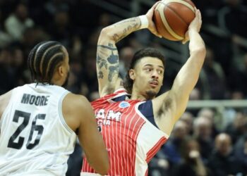 El UCAM Murcia sobrevive al desgaste griego y ya apunta a una ‘final’ por el Top-4 ante el Joventut