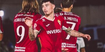 El Real Murcia sella su salvación en Primera RFEF tras golear al Torremolinos (1-3)
