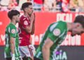 El Real Murcia no cumple y se complica la vida