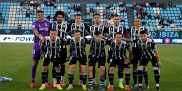 El Cartagena sigue aferrado al ‘play-off’ pese a perder en Ibiza (3-1)