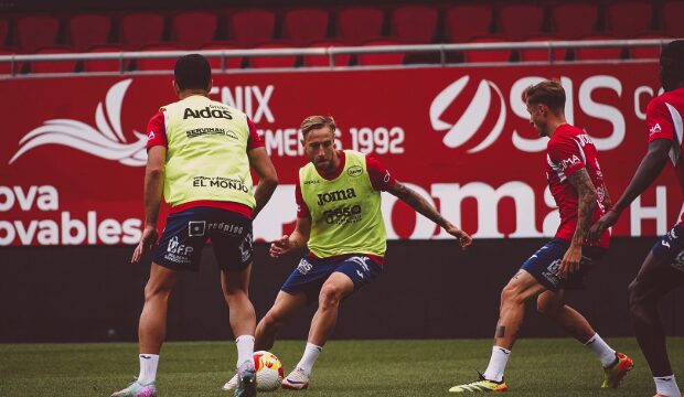 El Real Murcia, a un paso de la calma ante un Betis Deportivo desesperado