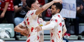ElPozo arranca el sueño del Play Off en un Palacio vestido de gala y homenaje