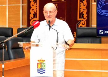 Joaquín García Box, presidente del Ciudad Molina Basket: «Necesitaríamos unos 40.000 euros más de presupuesto para intentar no sufrir tanto»