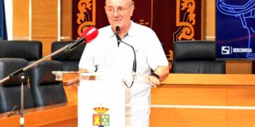 Joaquín García Box, presidente del Ciudad Molina Basket: «Necesitaríamos unos 40.000 euros más de presupuesto para intentar no sufrir tanto»