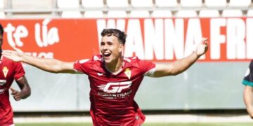 El Imperial se aferra al sueño del ascenso gracias al idilio de Meca con el gol
