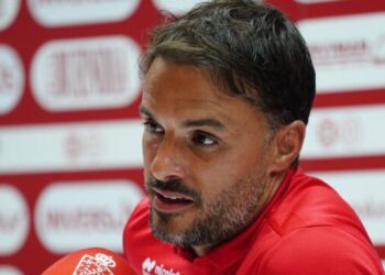 El Real Murcia abre una nueva era: Pedro León asume la presidencia