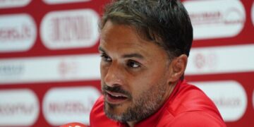 El Real Murcia abre una nueva era: Pedro León asume la presidencia