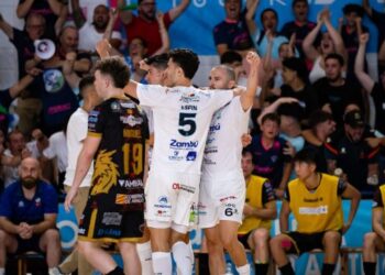El Zambú Pinatar mantiene intacto el sueño del ascenso (4-1)