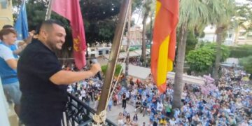 El Águilas FC desata la locura en su recepción oficial tras el histórico ascenso