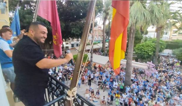 El Águilas FC desata la locura en su recepción oficial tras el histórico ascenso