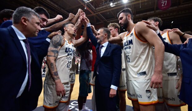 El UCAM Murcia cierra de pie su campaña más gloriosa