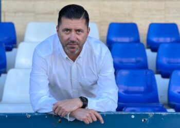Pedro Reverte continuará liderando la dirección deportiva del Águilas FC en su estreno en Primera RFEF