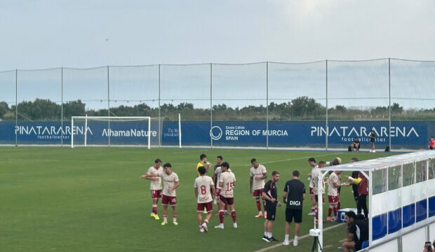 El Real Murcia remonta al Eldense con solidez y firma su primer triunfo de pretemporada (2-1)