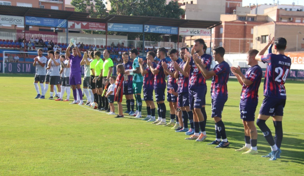 El Yeclano muestra imagen de equipo grande ante el FC Cartagena