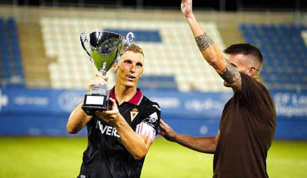 El Real Murcia conquista el Trofeo Manny Pelegrín ante un volcado Artés Carrasco