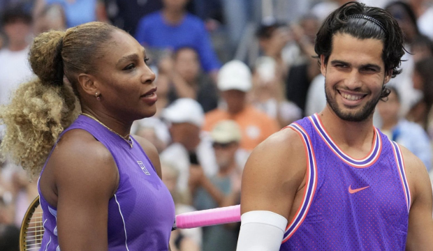 Alcaraz reaparece tras cuatro meses de lesión y roza las semifinales de dobles junto a Serena Williams